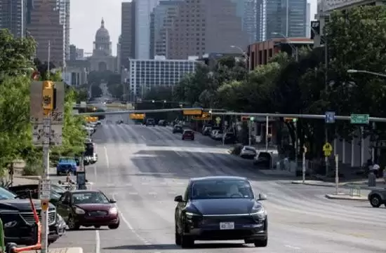 特斯拉Robotaxi启动无安全员测试，全无人驾驶网约车加速落地