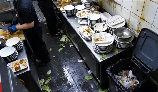 你点外卖的高分店铺原来是黑作坊！人民日报：让“幽灵外卖”无处遁形