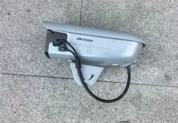 司机凌晨偷走公安的摄像头!理由奇葩:它们拍出的画面肯定清晰