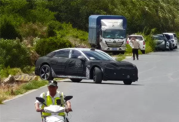 三款全新型车型被拍到 小米2026年要“下饺子”了