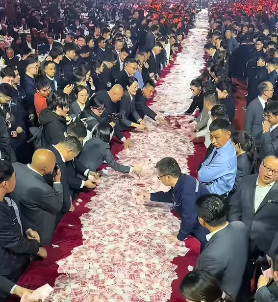 河南矿山出1元1枚 养鸡夫妻36万枚鸡蛋卖出36万元！