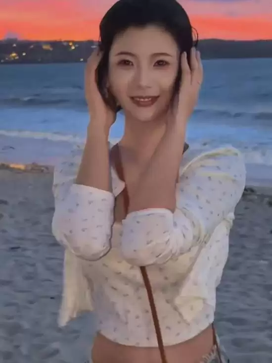 王星宸因完蛋！我被美女包围了！走红，巴厘岛度假照展现自然魅力