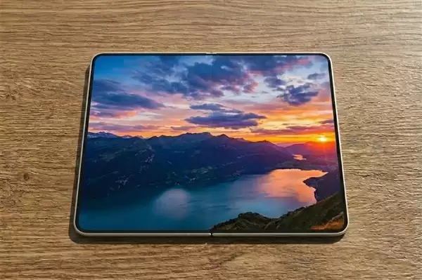 苹果iPhone Fold秋季发布，三星Galaxy Wide Fold同期迎战折叠屏新赛道