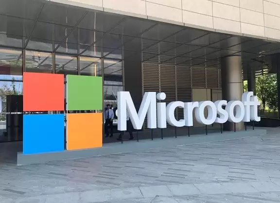 微软Azure增速不及预期，云算力分配策略引市场分歧与股价重挫