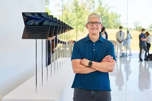 苹果2026财年Q1财报未公布CEO继任人选，库克留任，特努斯成热门接班人