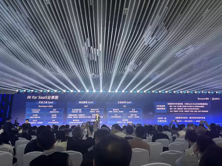 独家对话腾讯云产业生态部杨晨：上任500天，这位船长如何带伙伴用AI穿越「求生焦虑」？