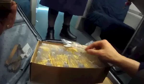 12公斤黄金落在高铁上 价值上千万 列车长:工作20多年捡的最贵的