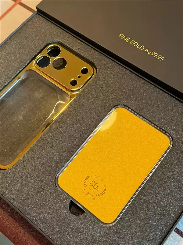 京东京造黄金手机壳首批晒单来了：礼盒包装 金片带证书