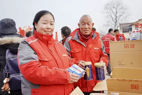 京东快递员李继柏父女同送最后一单，十七年坚守圆梦退休