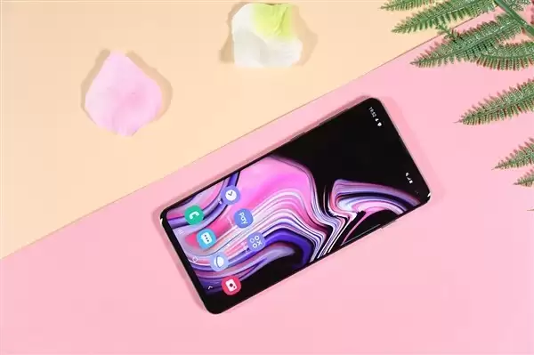 内存价格暴涨十八倍，三星等巨头盈利激增但终端承压