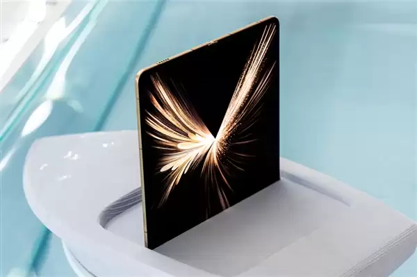 折叠屏史上最大电量 荣耀Magic V6突破7000mAh：领先友商2代