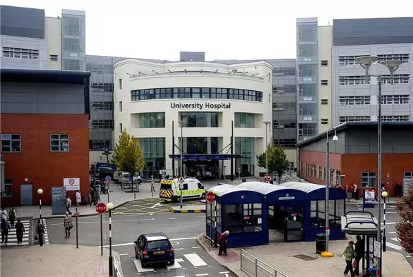 英国一脑瘤患者本应服药6个月 却被错误治疗8年！致双目失明