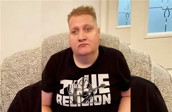 英国一脑瘤患者本应服药6个月 却被错误治疗8年！致双目失明