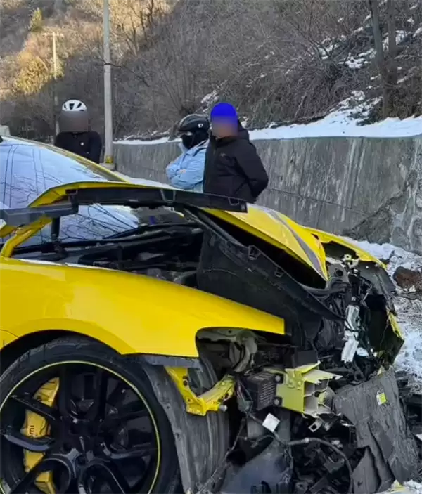 山路飙到125km/h 一小米SU7 Ultra撞毁:官方救援电话秒通