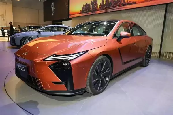 内饰大升级！全新一代雷克萨斯ES将于4月上市：采用双联屏设计