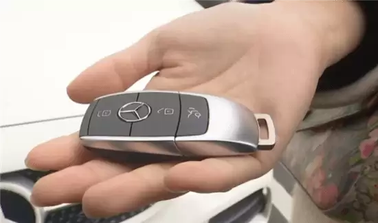 嘉兴沈女士退货误寄奔驰车钥匙,重配费高达六千元