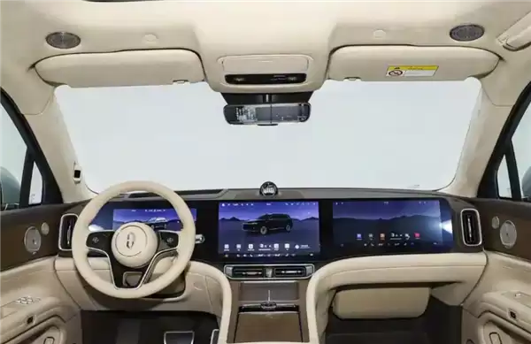 重仓50万级MPV市场格局！智界V9内饰细节曝光：堪比拟头等舱