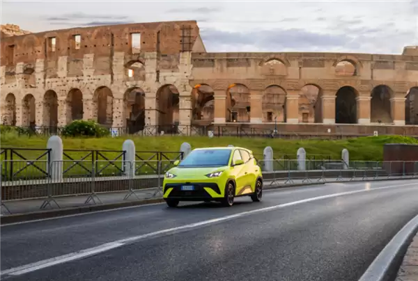 刷新国产车销量纪录！比亚迪2025年销量首次跻身全球前五