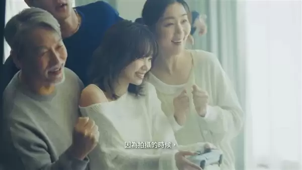 韩国女团偶像为索尼PlayStatan拍摄春节宣传短片