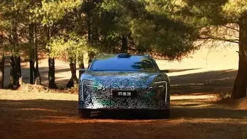 阿维塔06旅行版谍照曝光:纯电/增程双动力,搭载华为ADS 4与鸿蒙座舱