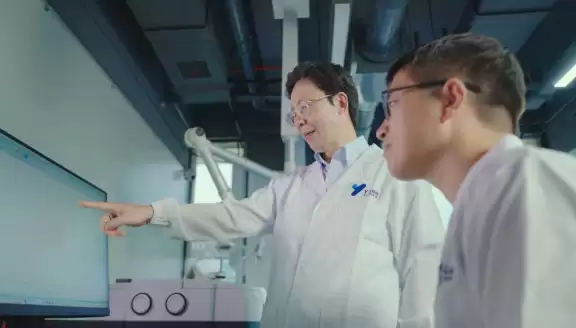 缶江实验室首创主动工作模式，实现压电系数跃升10–30倍