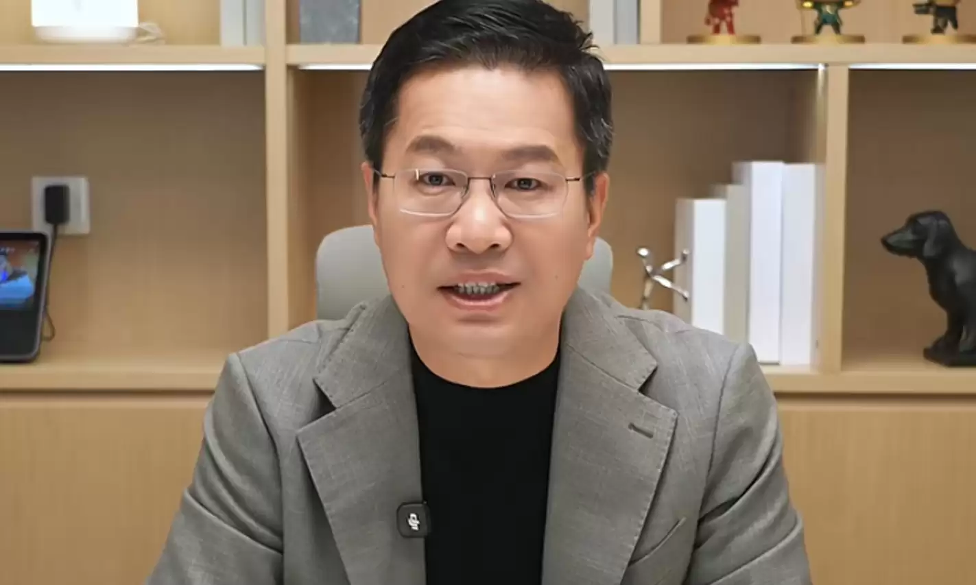 憋大招!卢伟冰回应罗福莉执掌小米大模型:远超预期,不便透露