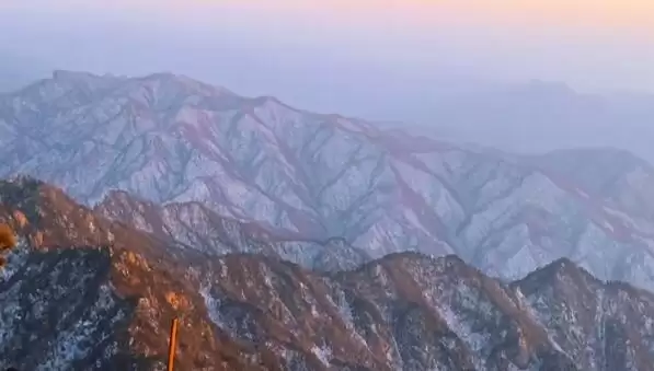 洛阳老君山陪爬爆火：有人月入5万