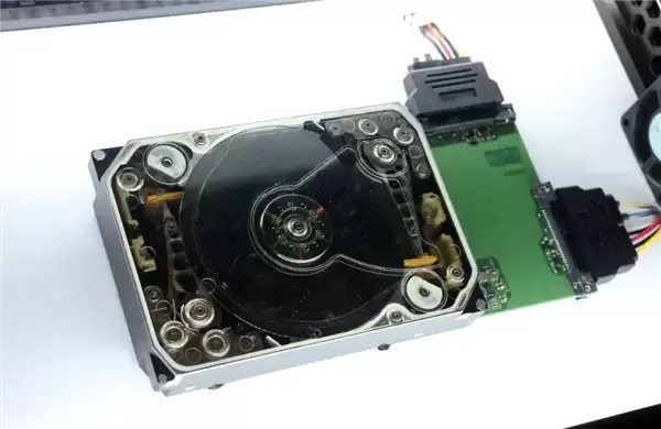 西数公布高带宽硬盘技术：多通道并行 读写性能可达传统硬盘数倍