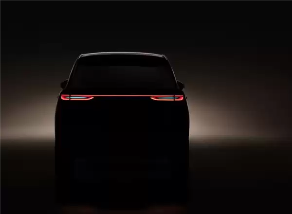 魏牌全新旗舰SUV预告图发布！馈电4.7秒破百 纯电续航400公里+