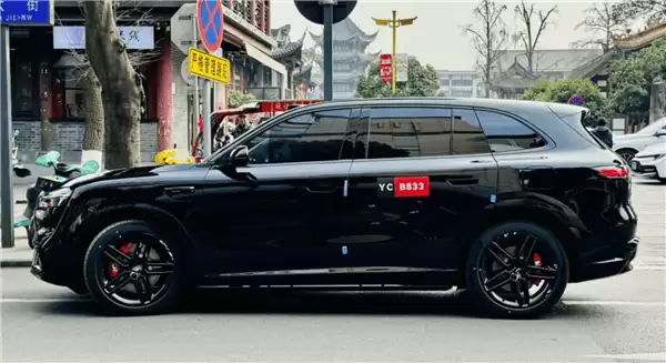 问界M6黑武士版