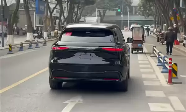 鸿蒙智行2026年大杀器！黑武士版问界M6实车曝光