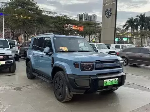 iCAR V27试驾体验：硬派设计、越级空间与全能电驱实力获赞