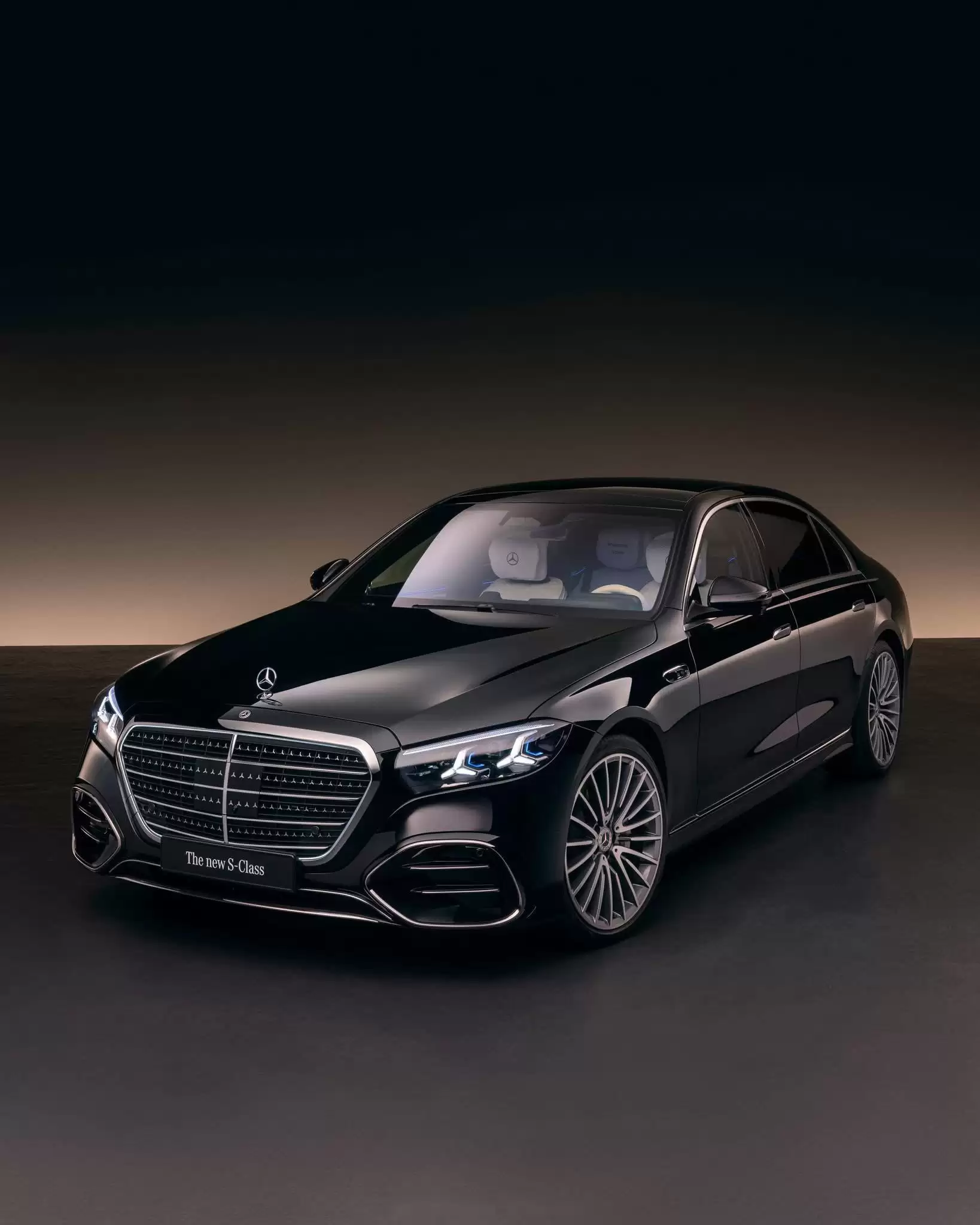 刚刚发布的新款梅赛德斯-奔驰 S级豪华轿车
