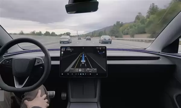 满血版FSD入华脚步近了！特斯拉上海急聘AI科学家