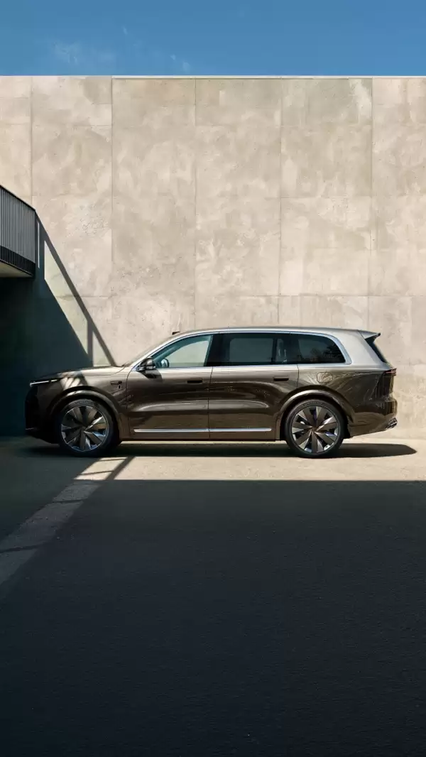 500万以内最好的SUV换代!全新一代理想L9官宣:Livis版本售价55.98万元 搭载全球最强智驾大脑