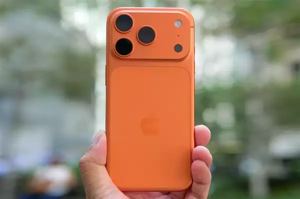 iPhone 18 Pro Max电池史诗级加强！苹果续航最强旗舰来了