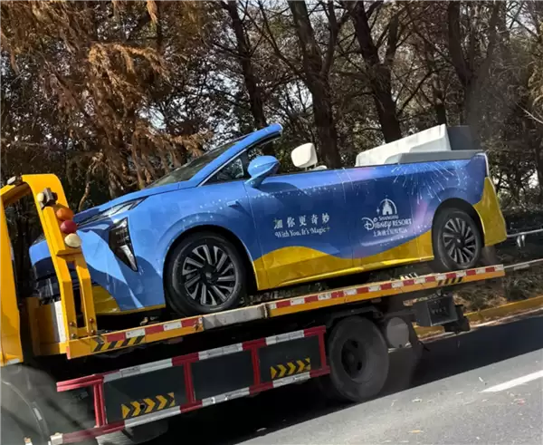 大黄蜂要被换?网友曝光上海迪士尼新头车 别克至境世界接棒