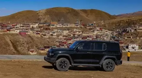 乌兰特布越野陷车暴露生态监管缺位与安全失守双重危机