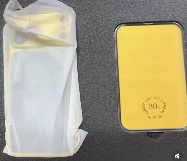 买139999元黄金手机壳送苹果手机 商家：请勿使用无线充电