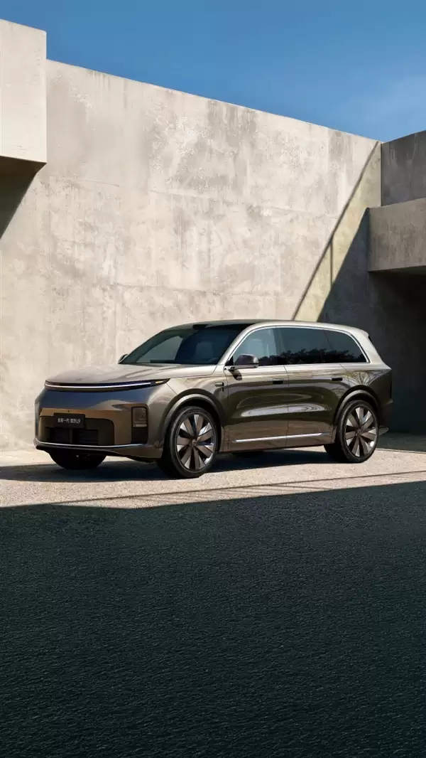 500万以内最好的SUV换代!全新一代理想L9官宣:Livis版本售价55.98万元 搭载全球最强智驾大脑