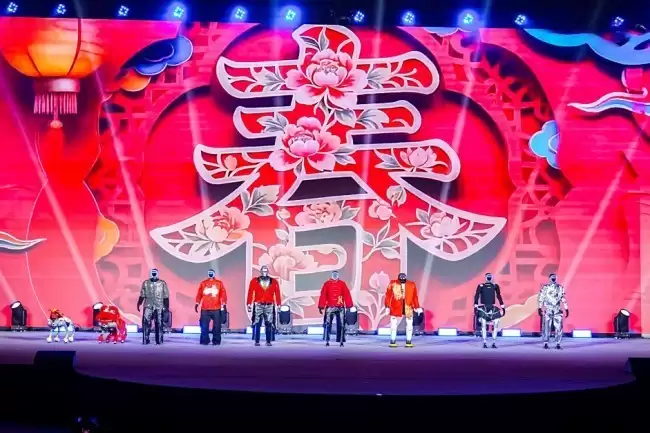 全球首届机器人春晚惊艳亮相！京东“机器人”搜索量同比增超400%