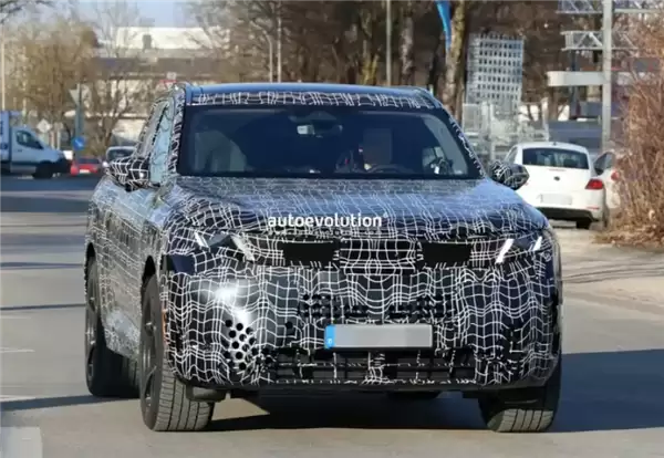 动力强悍!全新宝马X5 M60谍照曝光:搭载4.4T V8引擎+48V轻混