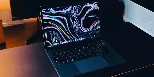 苹果最便宜MacBook前瞻:12.9英寸屏幕、A18 Pro芯片、8GB内存