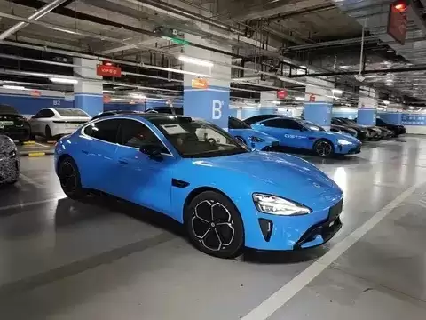 小米SU7正式亮相并开启预订，起售22.99万元，2026年4月上市