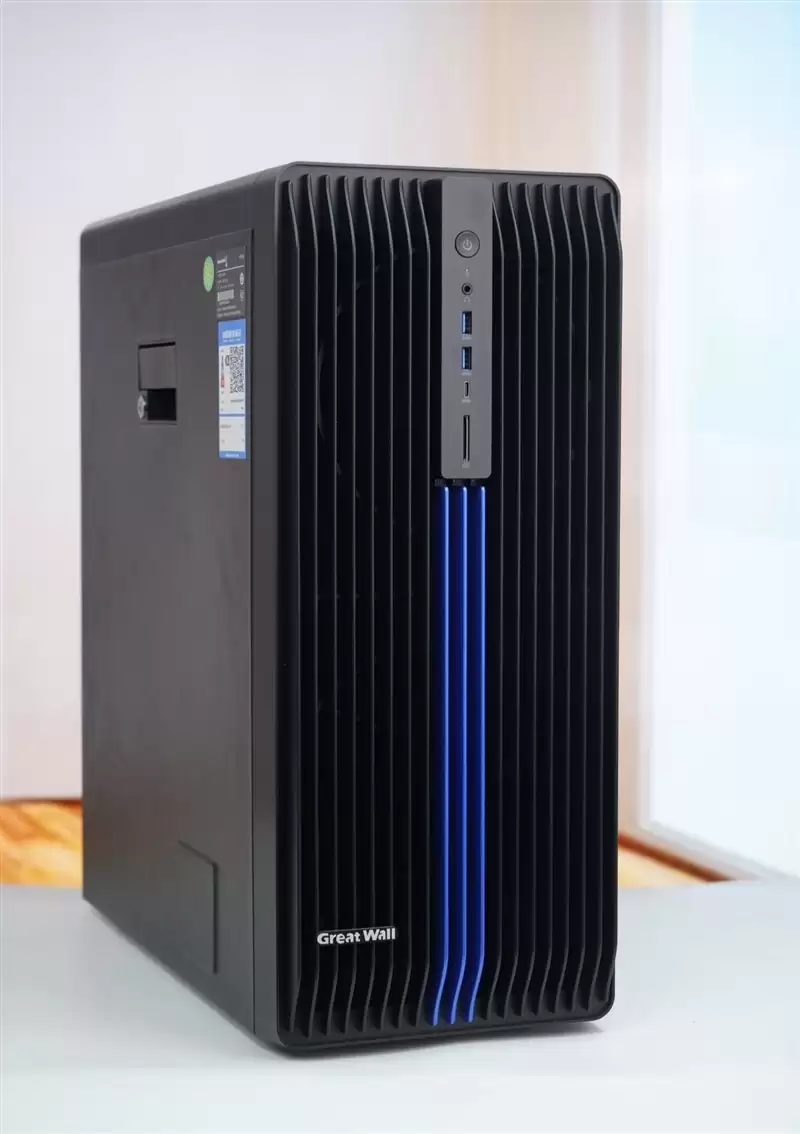 4张96GB显存暴力输出！英特尔锐炫Pro B60和长城世恒X-AIGC工作站评测：可满足千人同时在线聊天