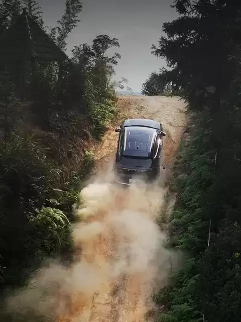 越野长途续航升级方案:副油箱与便携油桶的安全选择与实用指南