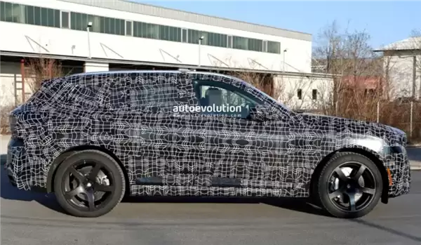 动力强悍!全新宝马X5 M60谍照曝光:搭载4.4T V8引擎+48V轻混