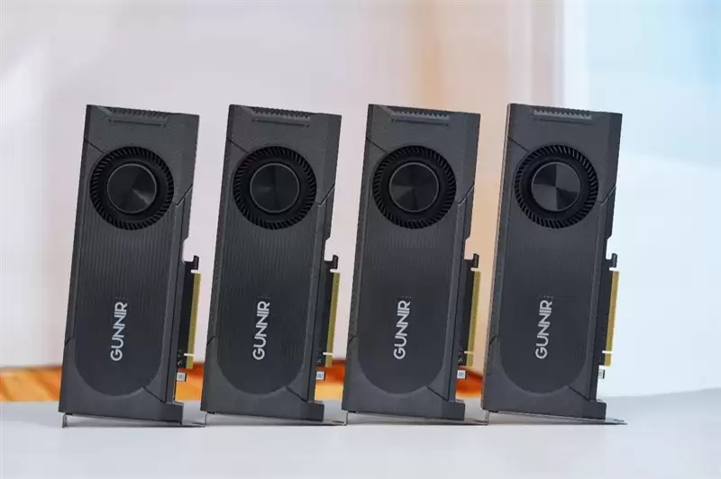 4张96GB显存暴力输出！英特尔锐炫Pro B60和长城世恒X-AIGC工作站评测：可满足千人同时在线聊天