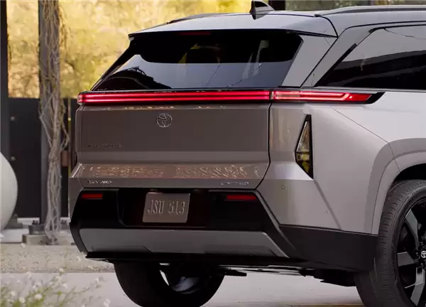 丰田头铁！在美国逆势推出纯电汉兰达：续航500km