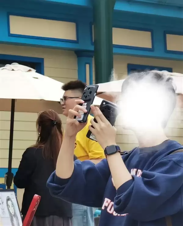 机圈望远镜来了 OPPO Find X9 Ultra工程机偷跑：支持10倍光变